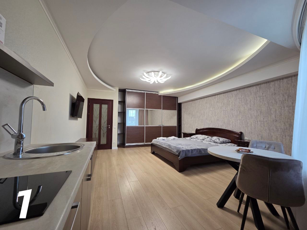 Apartament cu 5 camere sau mai multe,  Centru,  Chișinău,  Chișinău mun.